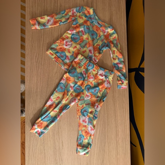 Toddler Conversation Heart Valentine’s Day Pajamas 18 months - Picture 1 of 4